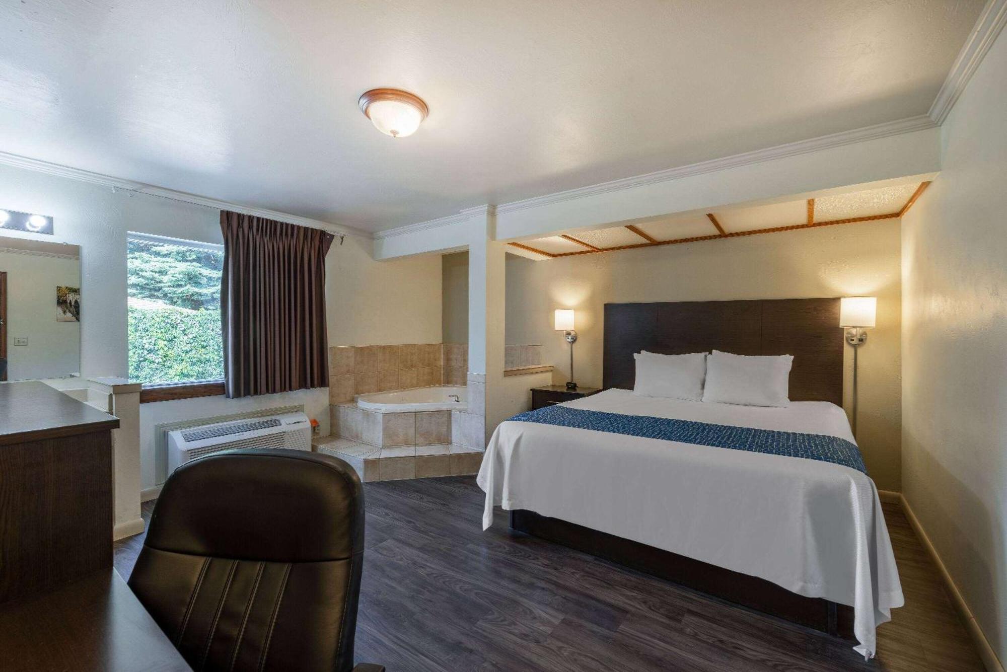 Travelodge By Wyndham Livingston Exterior photo