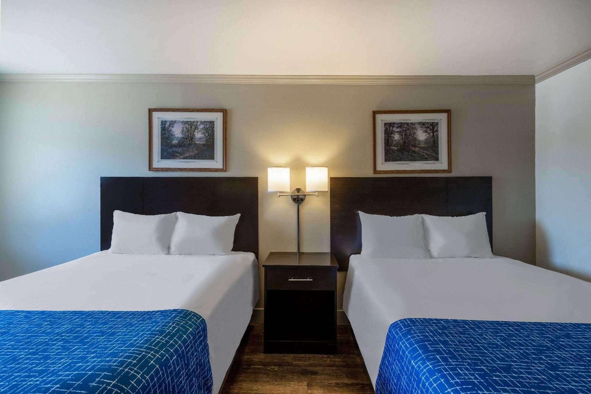 Travelodge By Wyndham Livingston Exterior photo